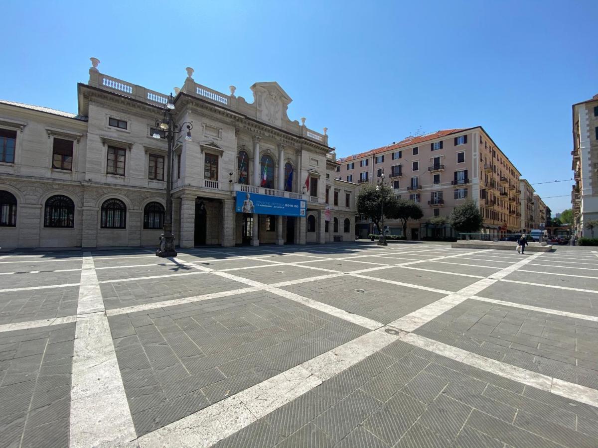 Mondo Vacanze Apartment Savona Exterior photo